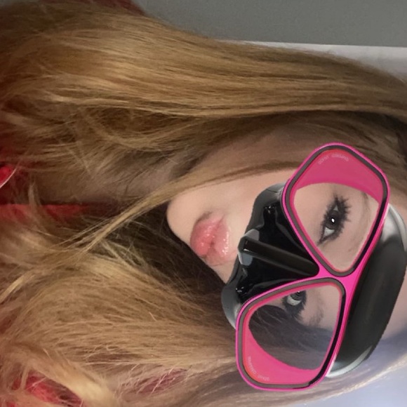 Meet your Posher, Avery - Picture 1 of 1